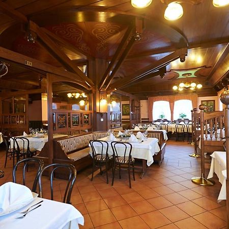Hisa Ancka, Sencur - 3 Min To The Airport Hotel Екстериор снимка