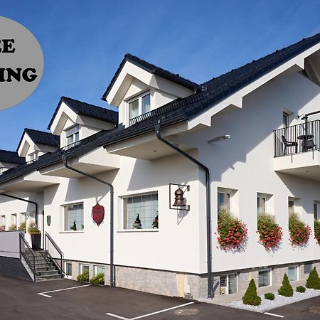 Hisa Ancka, Sencur - 3 Min To The Airport Hotel Екстериор снимка