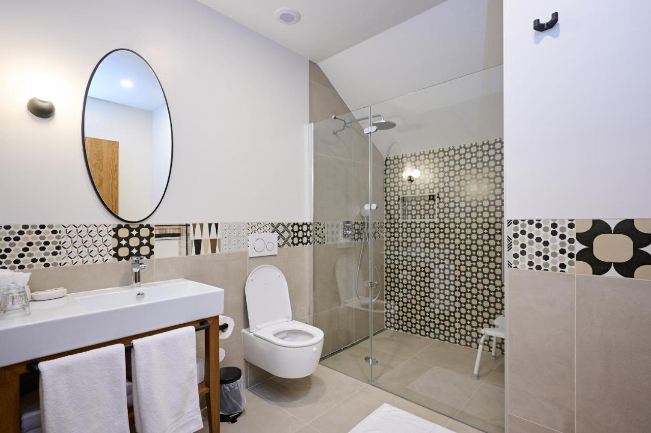 Hisa Ancka, Sencur - 3 Min To The Airport Hotel Екстериор снимка