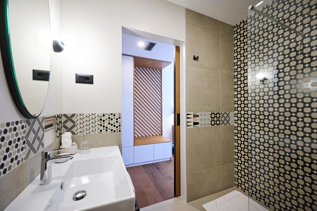 Hisa Ancka, Sencur - 3 Min To The Airport Hotel Екстериор снимка