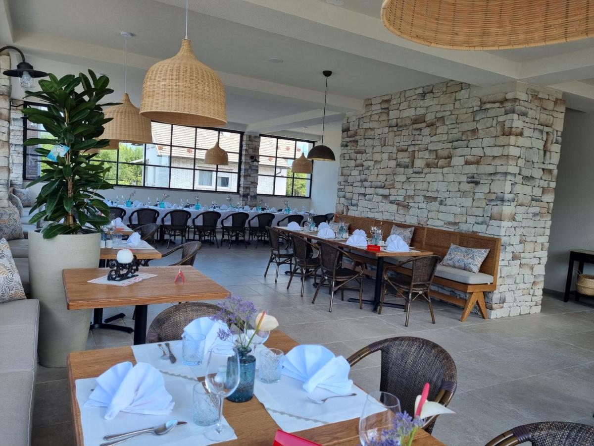 Hisa Ancka, Sencur - 3 Min To The Airport Hotel Екстериор снимка