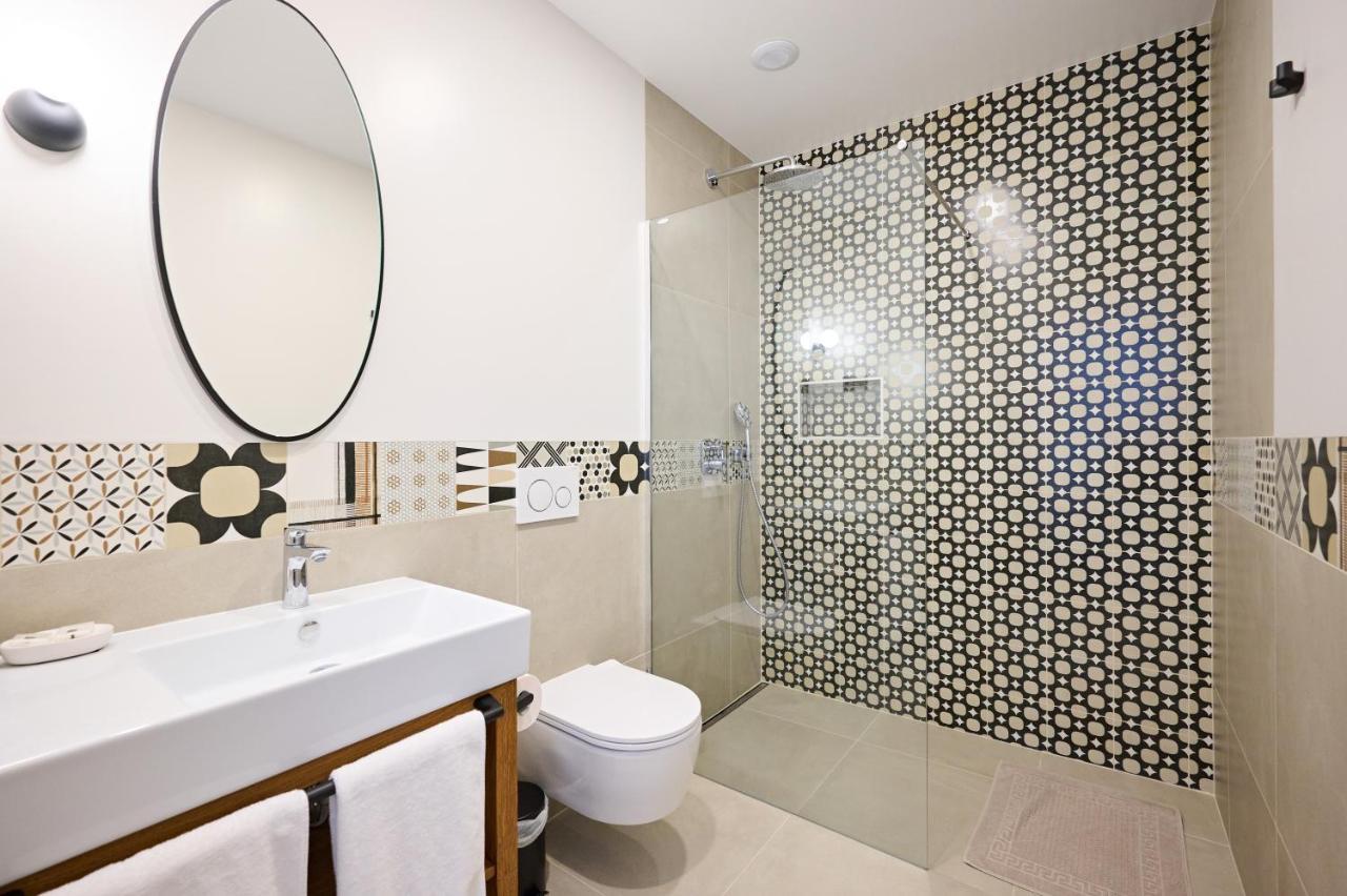 Hisa Ancka, Sencur - 3 Min To The Airport Hotel Екстериор снимка