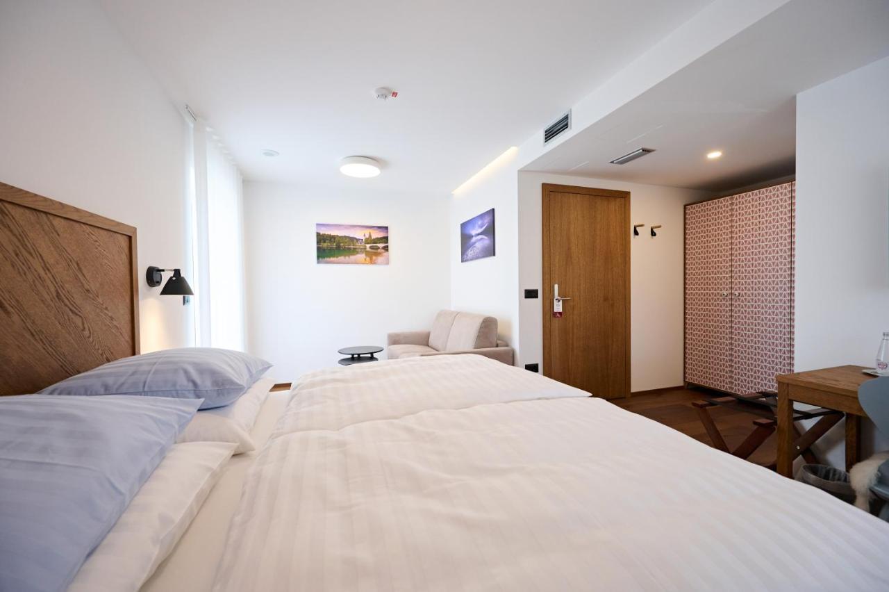 Hisa Ancka, Sencur - 3 Min To The Airport Hotel Екстериор снимка